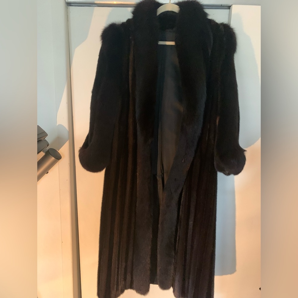 Fur coat mink with fox trim. Black/brown w/mahogany stripes. Size l/xl.